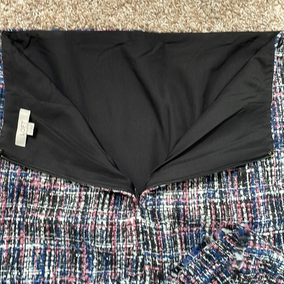 LOFT Tweed Mini Skirt - Size 2 - Picture 6 of 6
